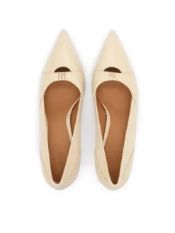 Pumps in Beige