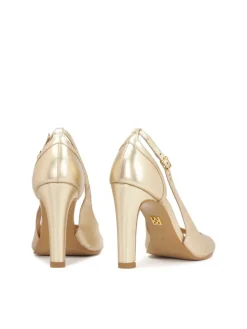 Pumps in Gold