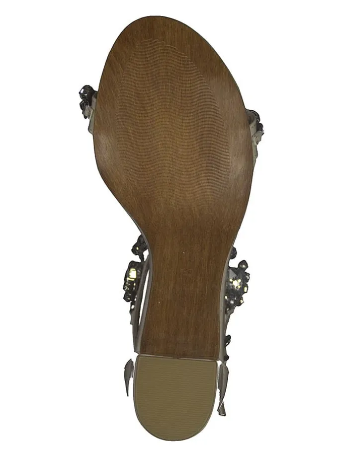 Sandaletten in Creme