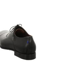 Schnürschuh in schwarz