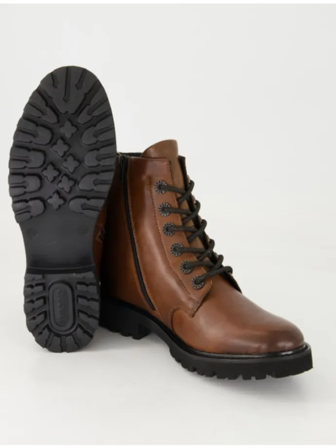 Schnürstiefeletten in Braun