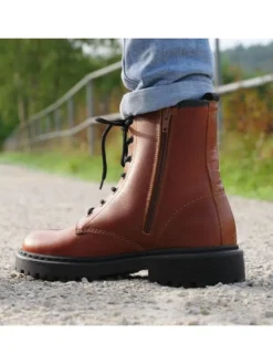 Schnürstiefeletten in cognac