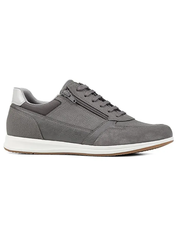 Sneakers "Avery" in Grau