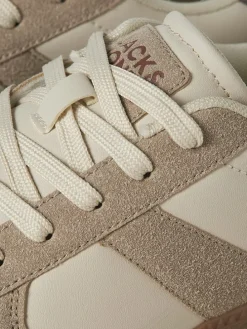 Sneakers in Beige/ Creme