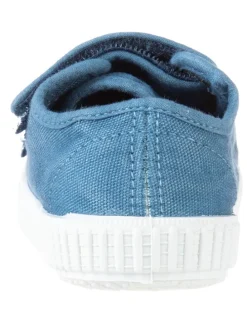 Sneakers in Blau