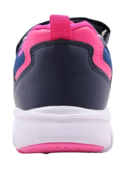 Sneakers in Dunkelblau