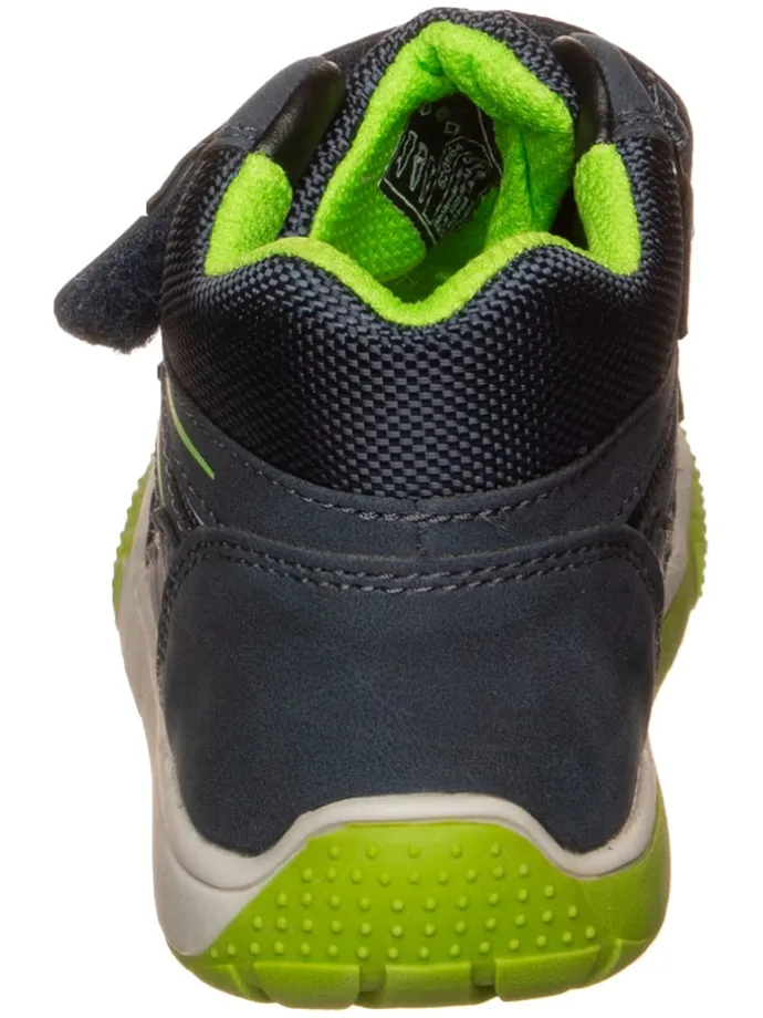 Sneakers in Dunkelblau