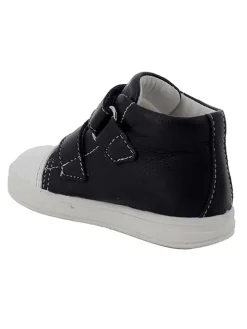 Sneakers in Dunkelblau