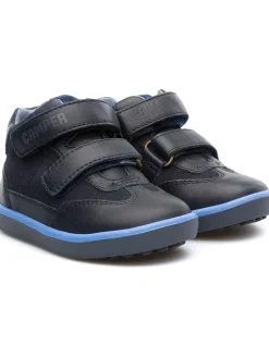 Sneakers in Dunkelblau