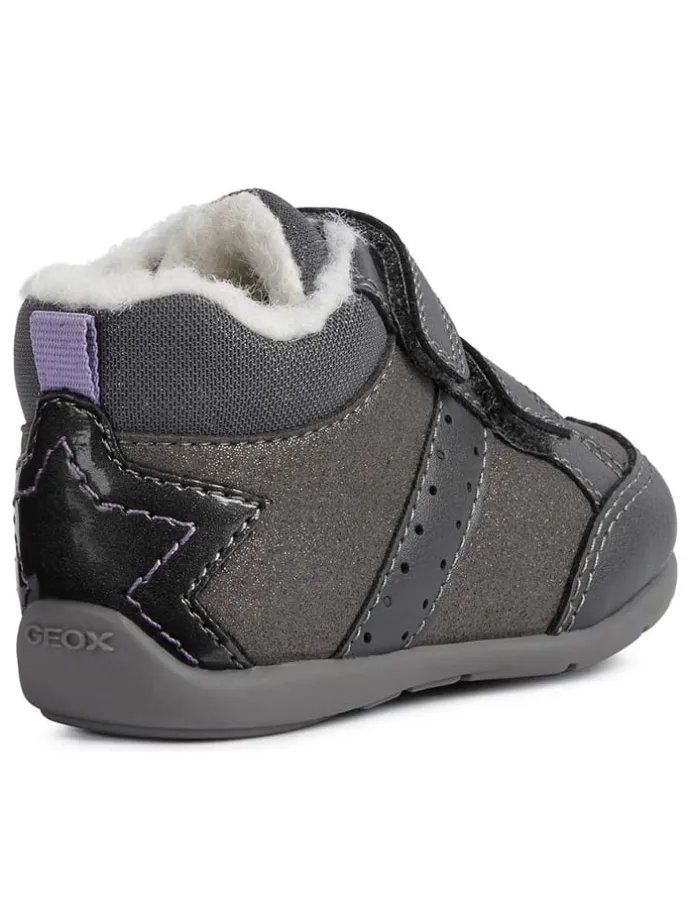 Sneakers in Dunkelgrau