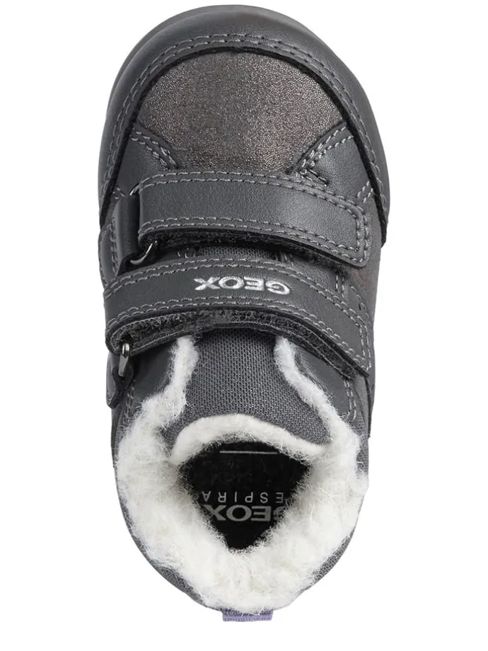 Sneakers in Dunkelgrau