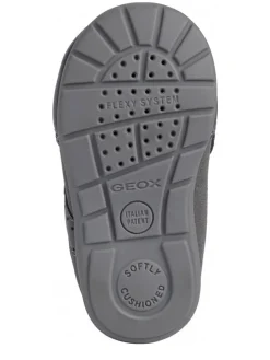 Sneakers in Dunkelgrau