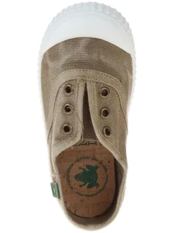 Sneakers in Hellbraun