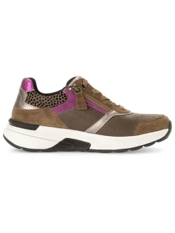 Sneakers in Hellbraun