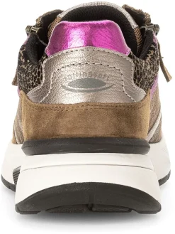 Sneakers in Hellbraun