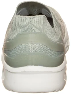 Sneakers in Hellgrün