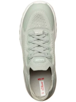 Sneakers in Hellgrün