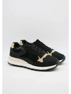 Sneakers in Schwarz/ Creme