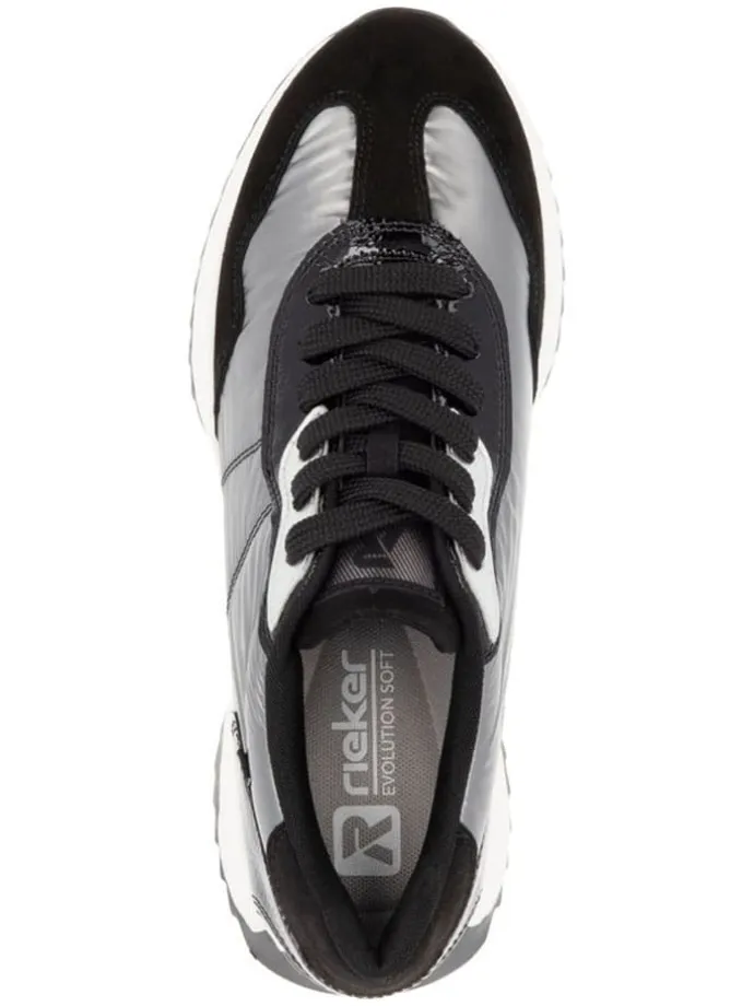 Sneakers in Schwarz/ Silber