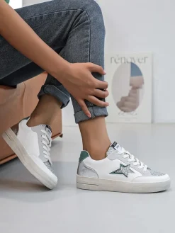 Sneakers in Weiß/ Silber