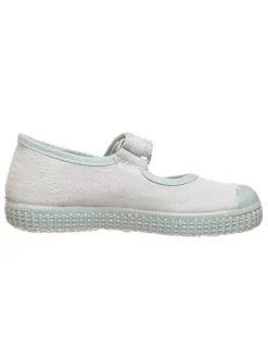 Spangenballerinas in Hellblau