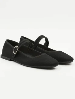Spangenballerinas in Schwarz