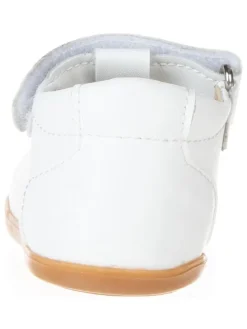 Spangenballerinas in Weiß