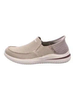 Sportliche Slipper in Beige