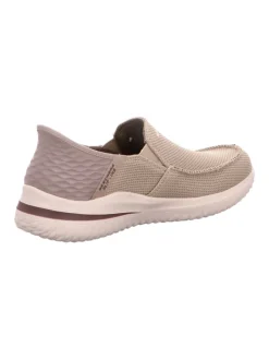 Sportliche Slipper in Beige