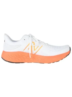 Sportschuhe in Weiß