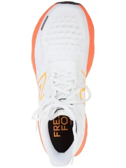 Sportschuhe in Weiß