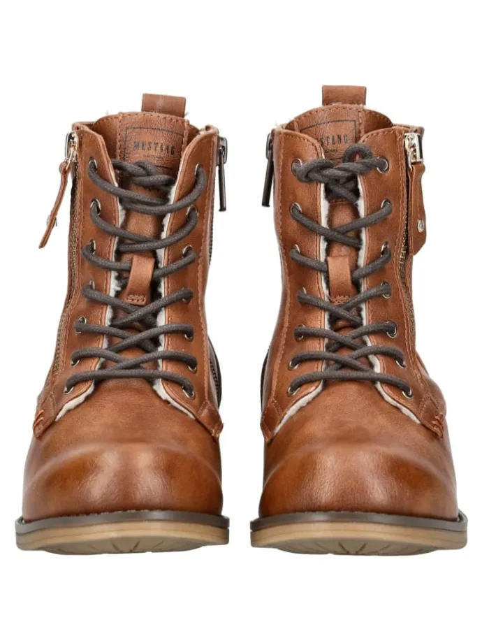 Stiefelette in Cognac