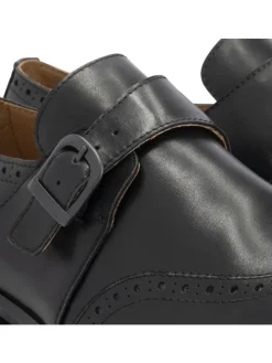 Whitehall St. in Schwarz